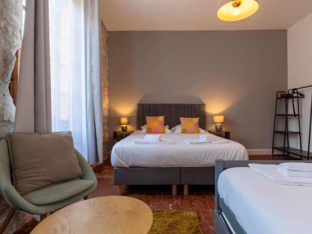 Chambre Deluxe Triple – chambres d hôtes Abitarela à Sigean