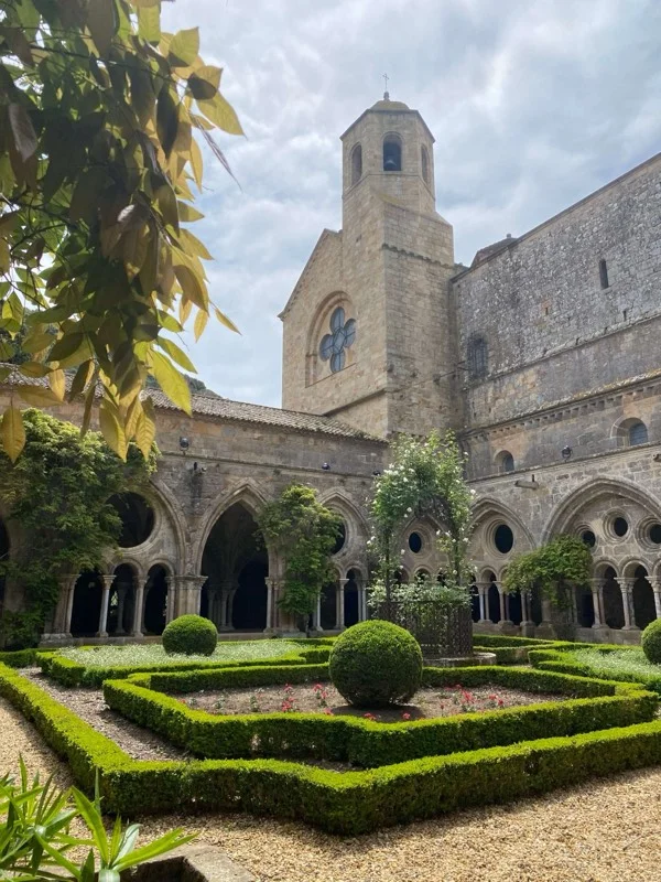 Abbaye de Fontfroide dans les Corbières