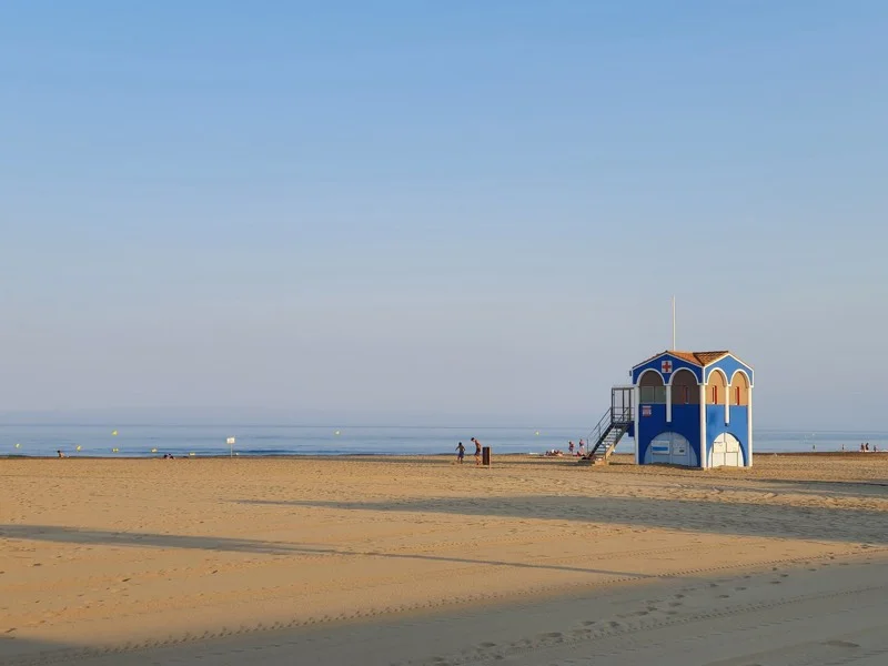 Plage et phare de Port-la-Nouvelle